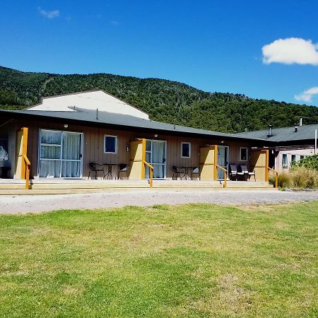 The Crossing Lodge Erua ภายนอก รูปภาพ